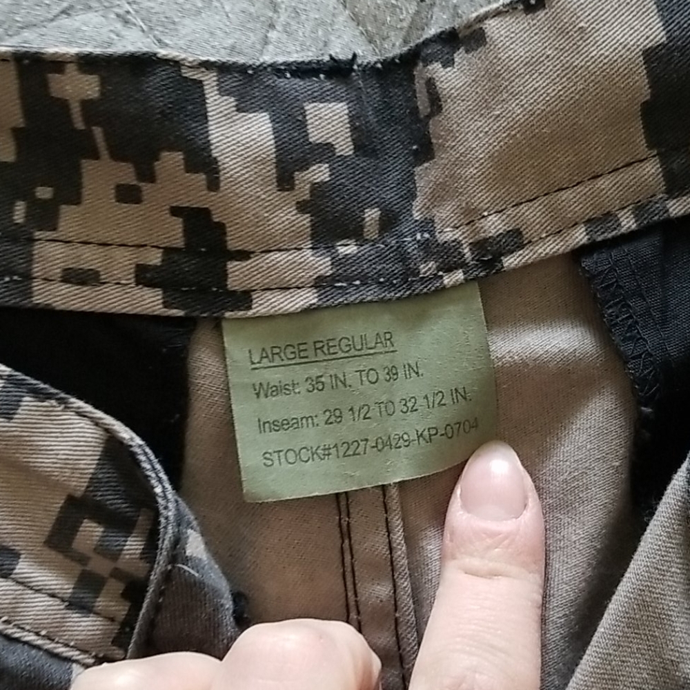 Men's digital camo cargo pants - Picture 4 of 4